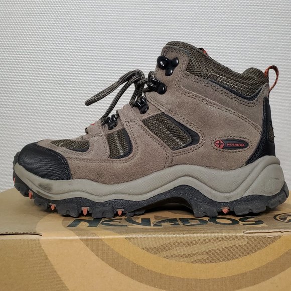 nevados women's boomerang ii mid v1082w hiking boot